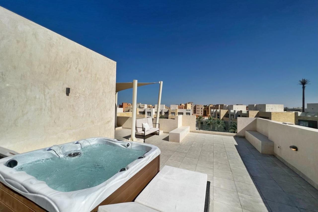 Apartmán Spectacular & Soaring 2 Bdr W Private Rooftop Jacuzzi & Access