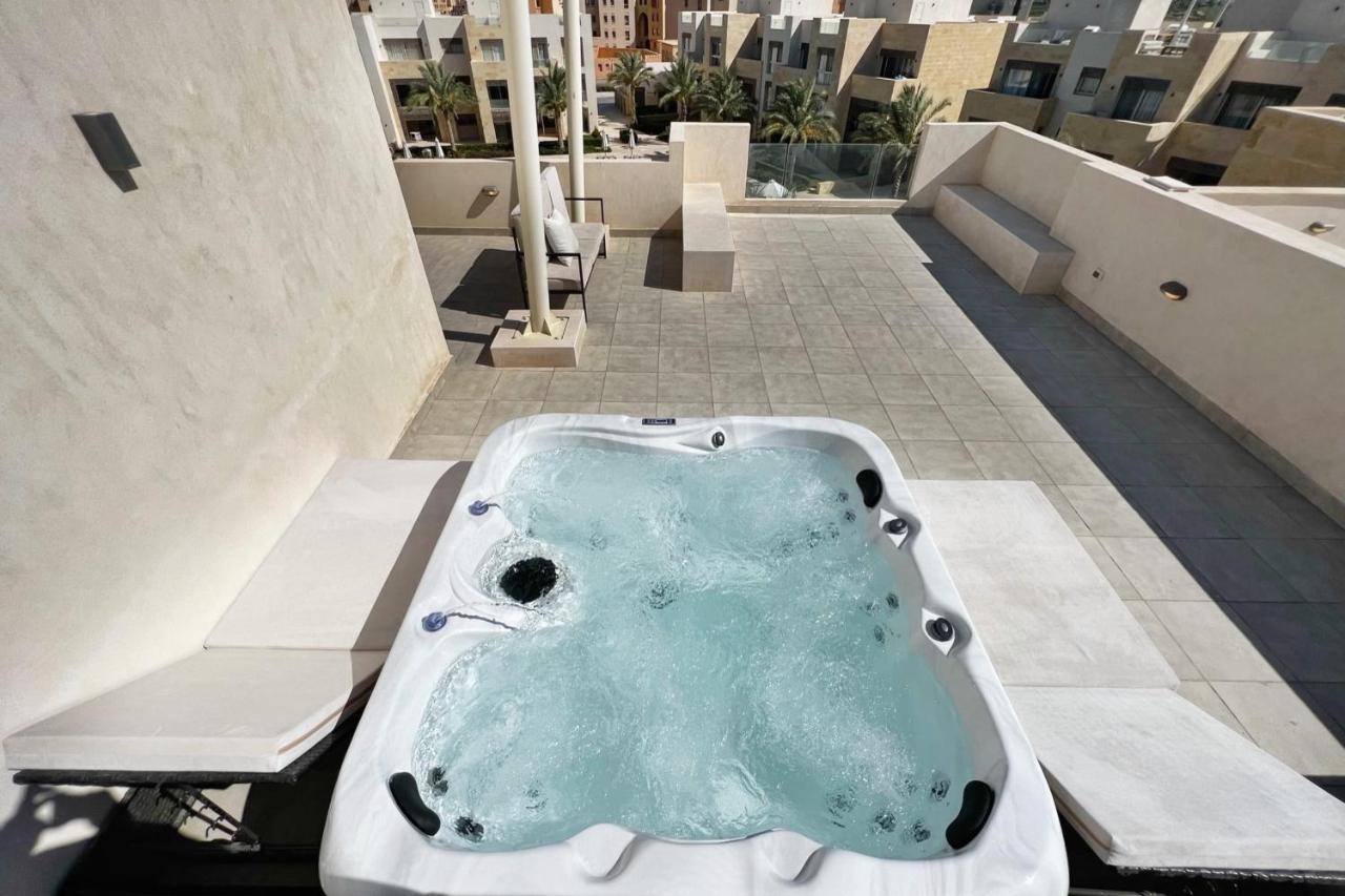 Spectacular & Soaring 2 Bdr W Private Rooftop Jacuzzi & Access Apartmán *